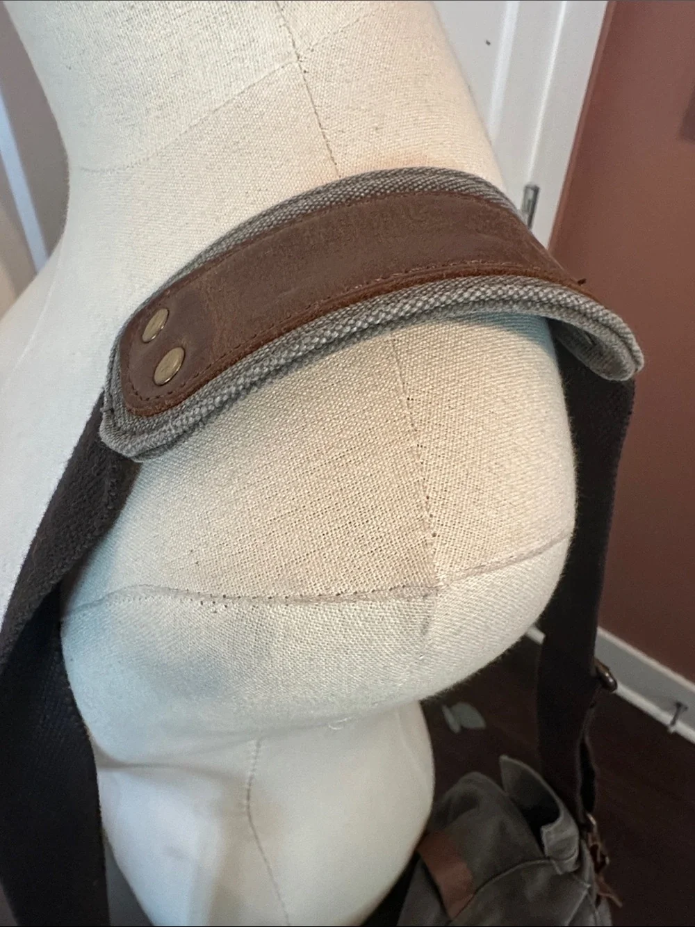 Kattee camera Canvas Messenger Bag dark dusty gray Brown Leather Trim